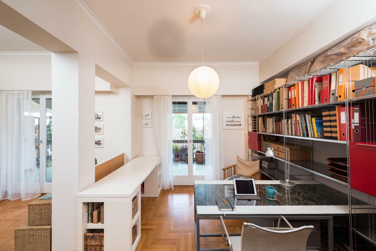 Stylish Flat With Veranda In The Heart Of Athen Eksteriør billede