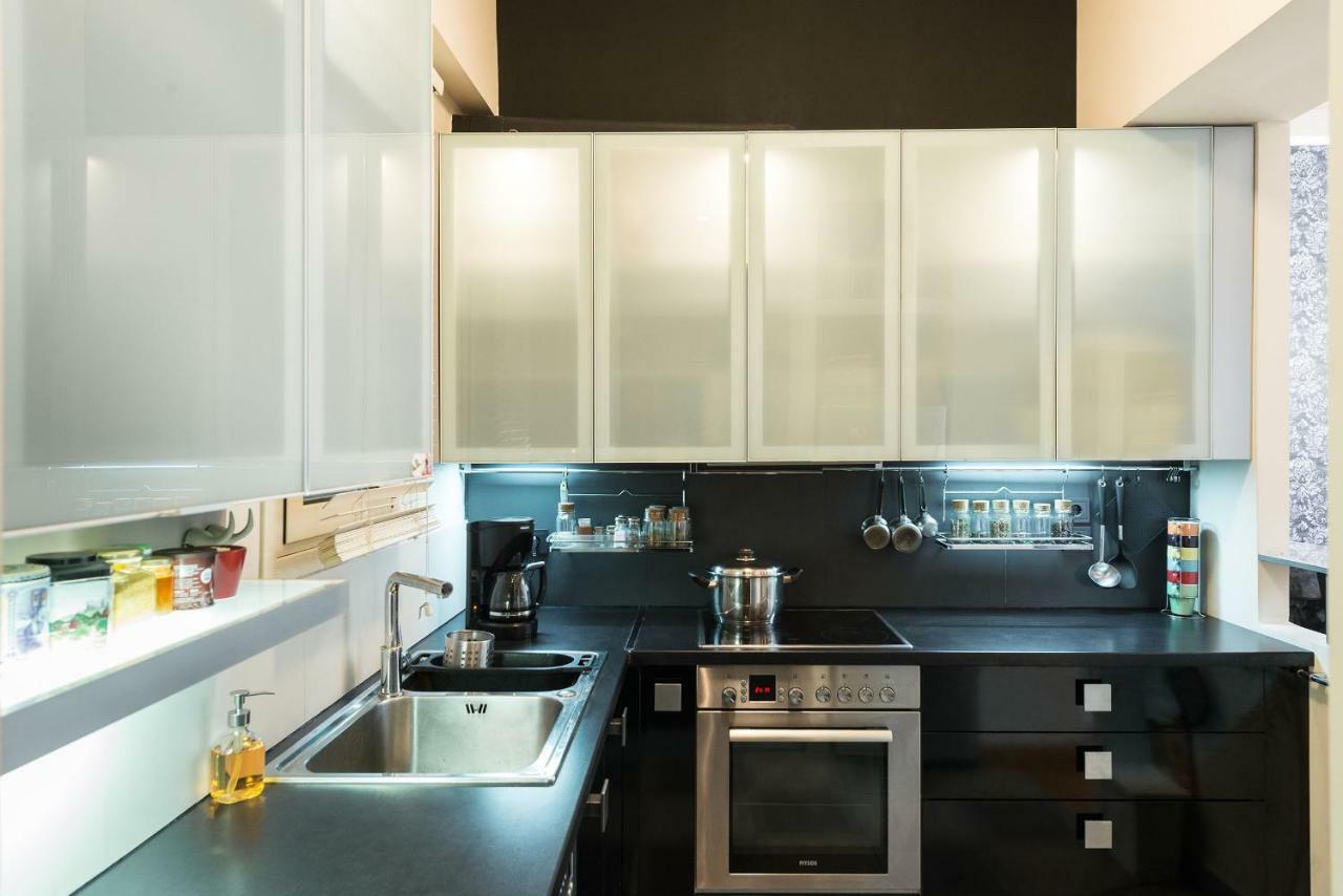 Stylish Flat With Veranda In The Heart Of Athen Eksteriør billede