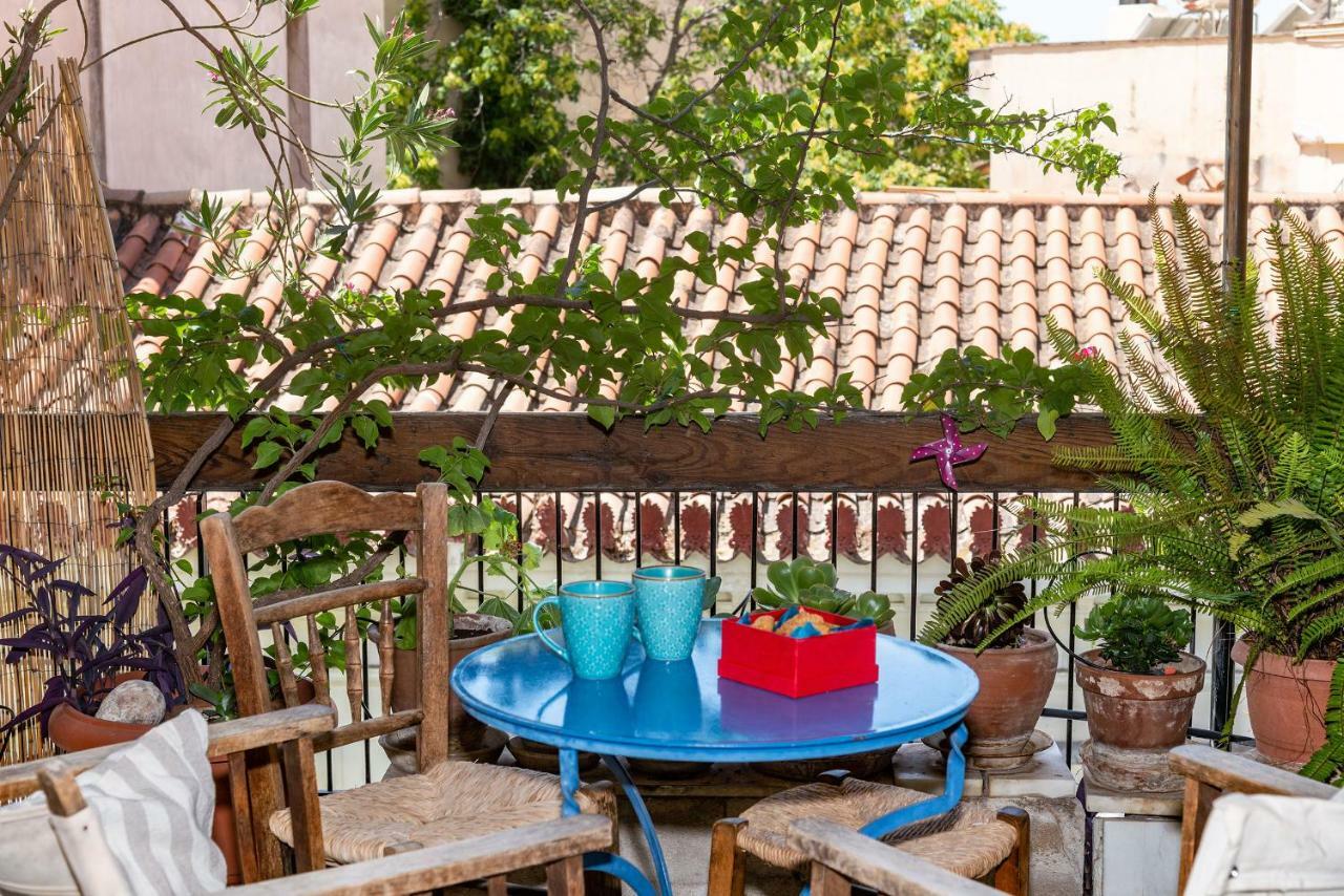 Stylish Flat With Veranda In The Heart Of Athen Eksteriør billede
