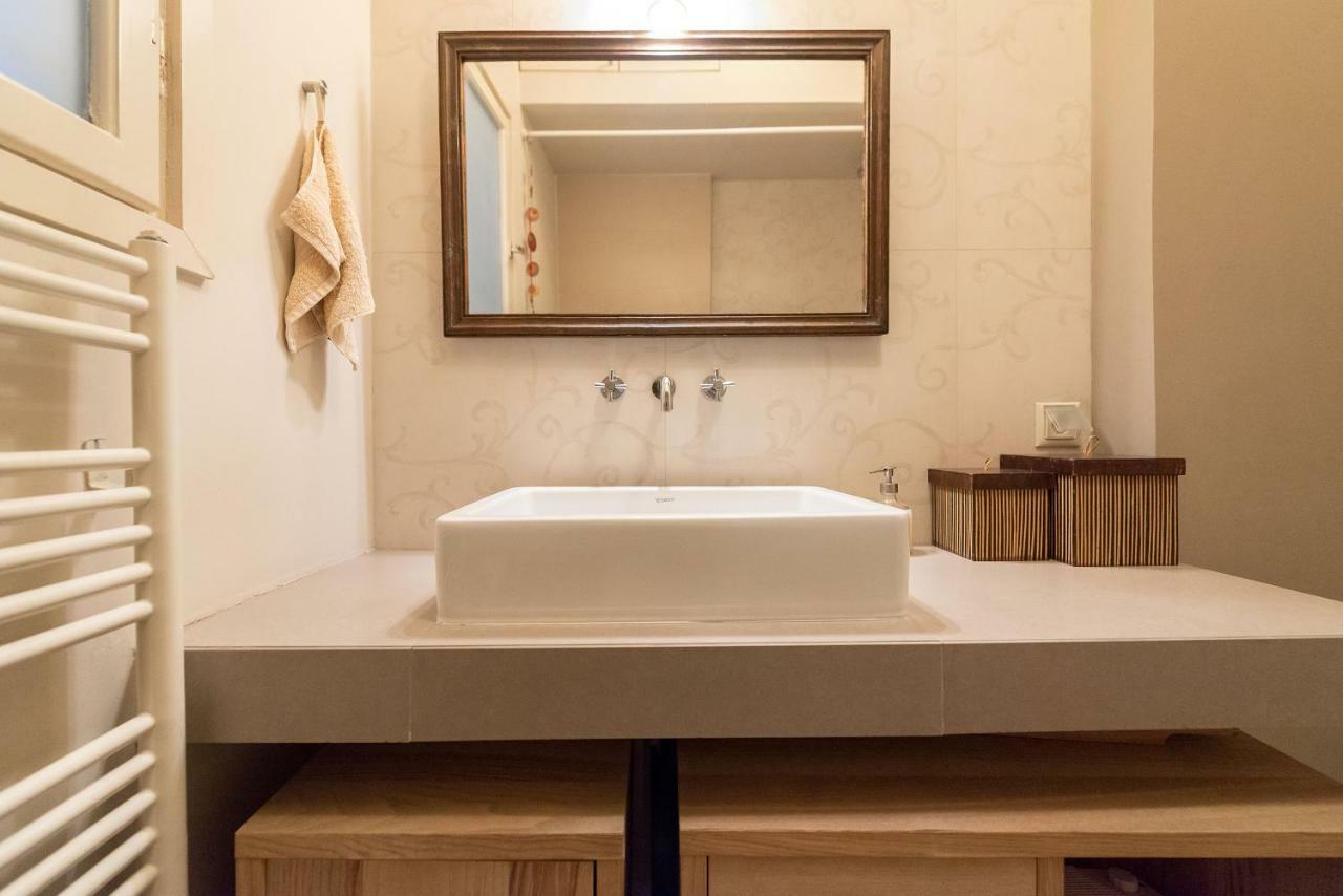 Stylish Flat With Veranda In The Heart Of Athen Eksteriør billede