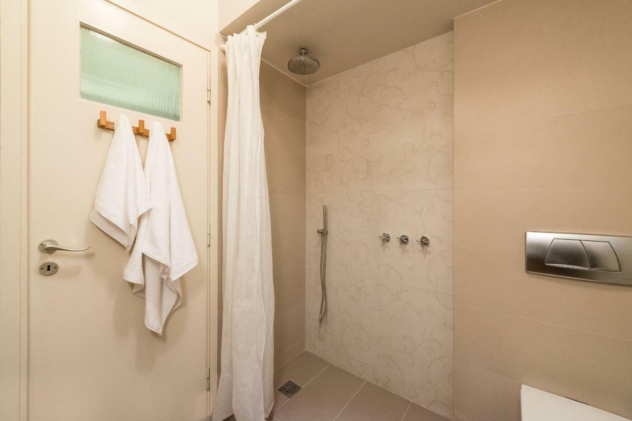 Stylish Flat With Veranda In The Heart Of Athen Eksteriør billede